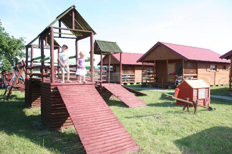 Domki U Karasia Rusinowo (Slawno) Exterior foto