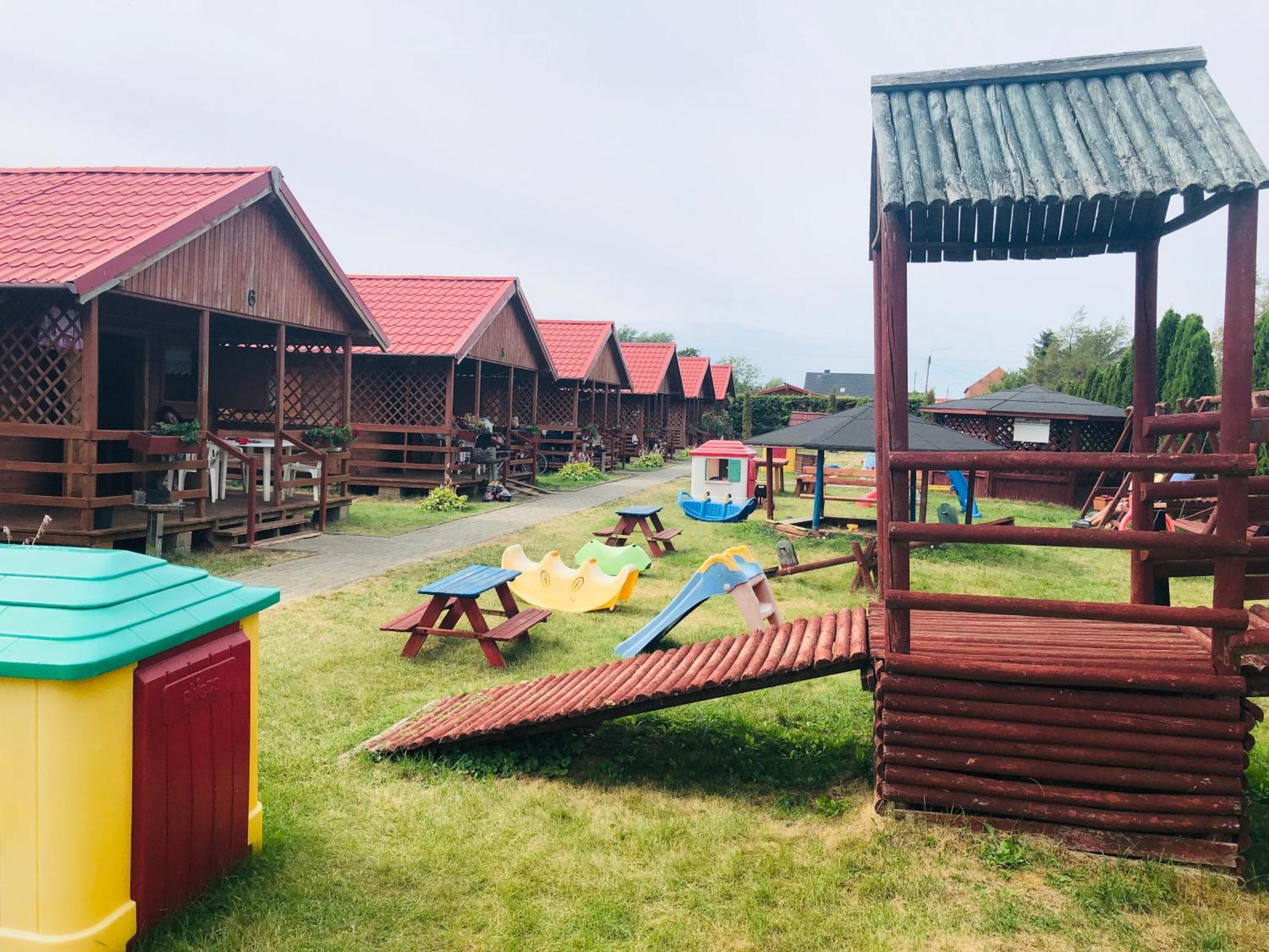 Domki U Karasia Rusinowo (Slawno) Exterior foto